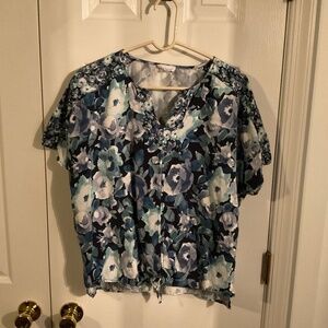 Navy floral short sleeve top
